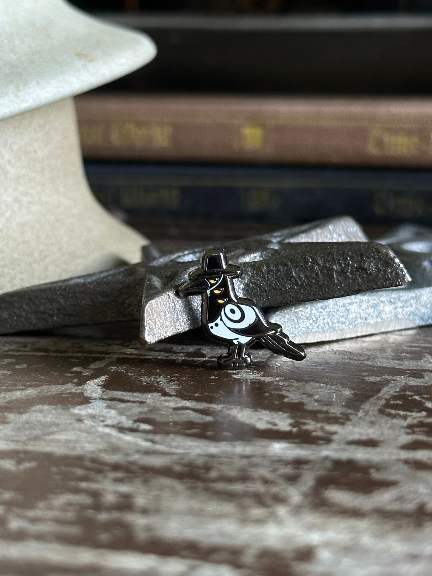 Sussie Mini Pin