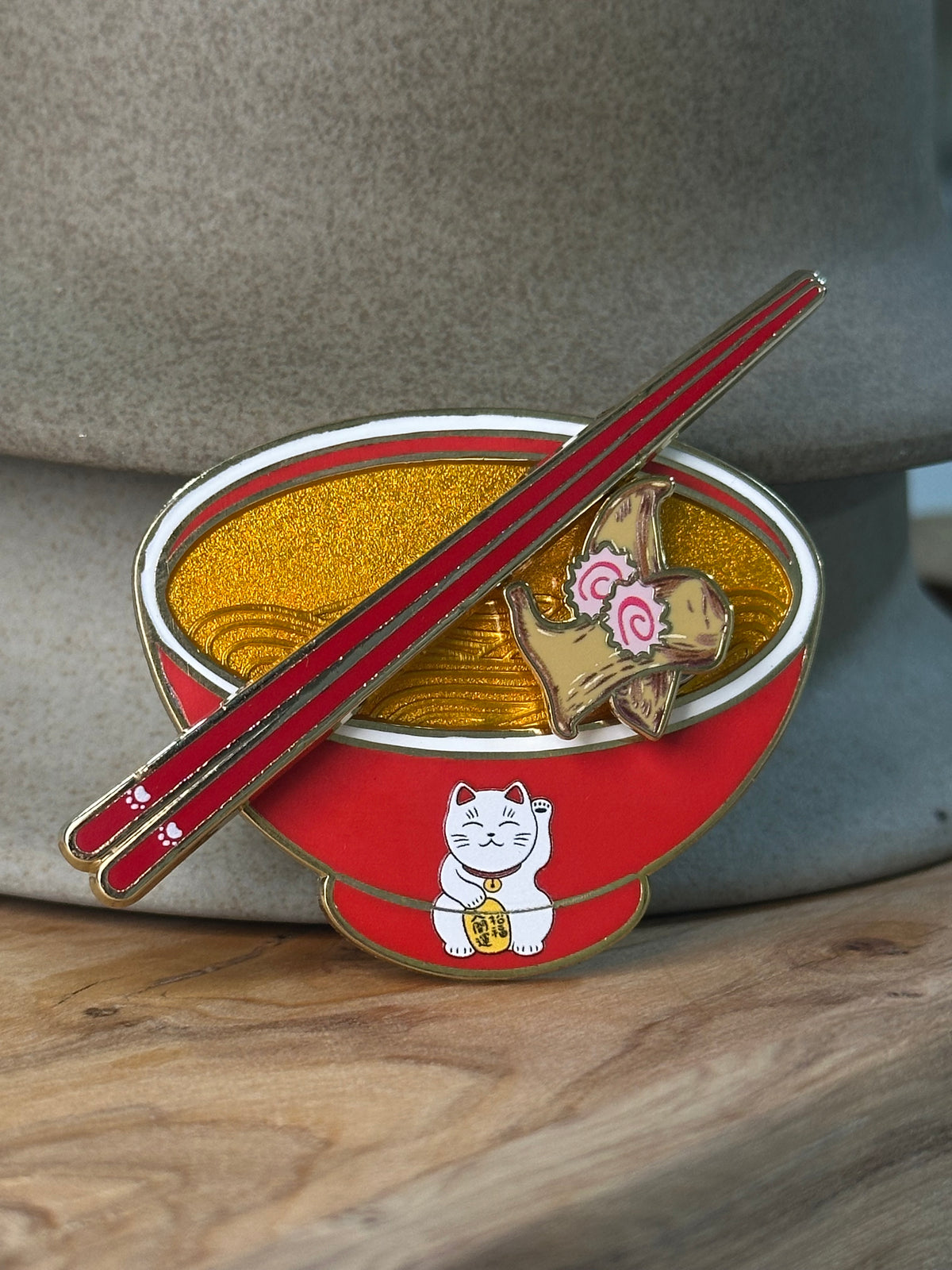 White Maneki-neko Ramen Bowl Magnetic Pin
