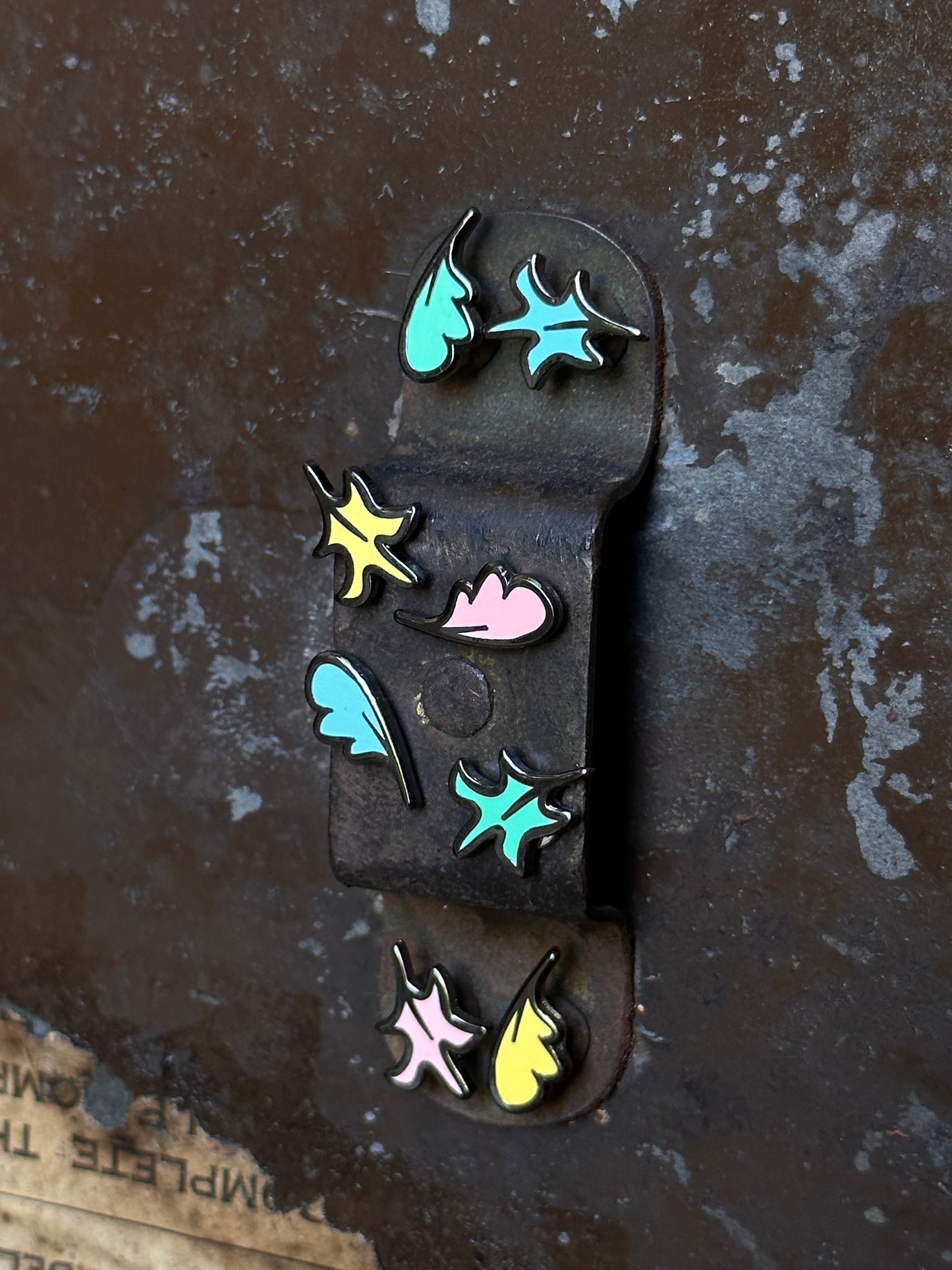 Leaf Pin Sets or Magnet Sets